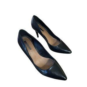 Women’s Tahari Size 8 Black Leather “Brice” Pumps Heels